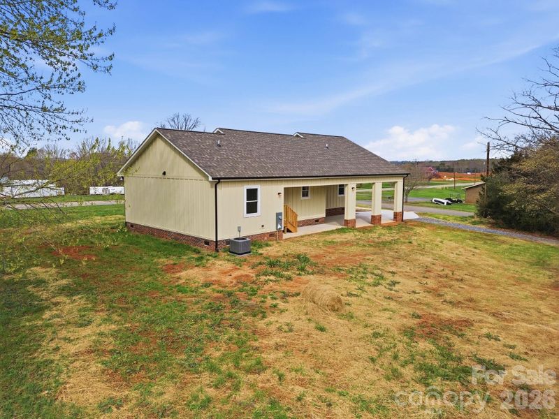Exterior details and patio area of a home in , Newton (Image 24).