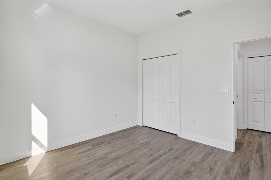 Spacious, unfurnished interior of a new home in , Ocala (Image 28).