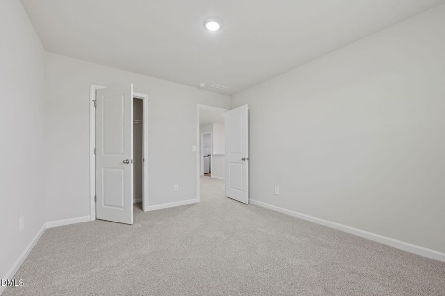 28-web-or-mls-Raleigh - Oak Manor - 500