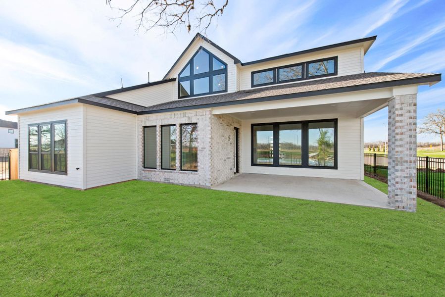 Representative image. Features, specifications, selections and colors may vary.