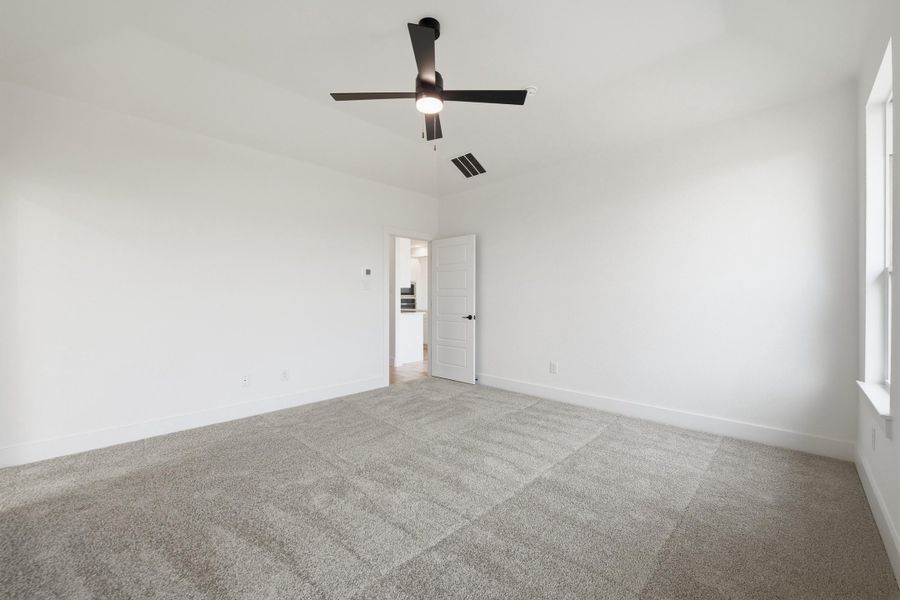 Spacious, unfurnished interior of a new home in Taylor Ranch, Springtown (Image 30).