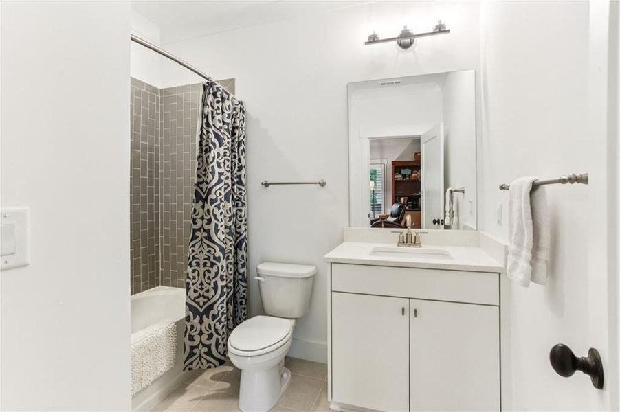 Furnished interior view inside a new home in , Marietta (Image 4).