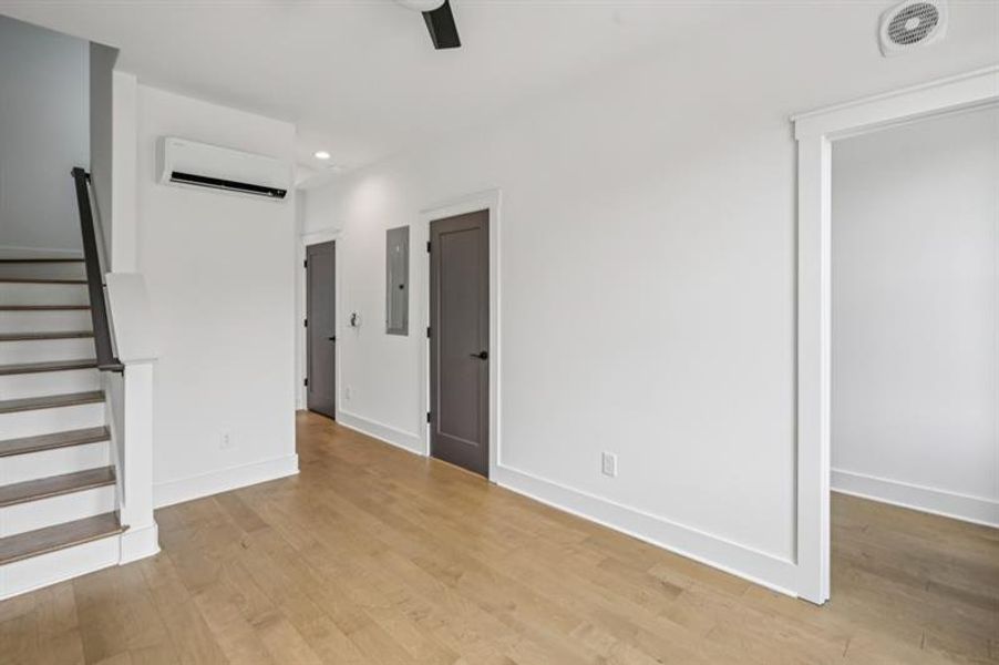 Spacious, unfurnished interior of a new home in , Atlanta (Image 22). Spacious, unfurnished interior of a new home in , Atlanta (Image 22).