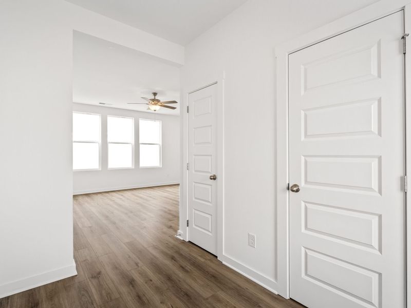 Spacious, unfurnished interior of a new home in Sage Farms, White House (Image 16).
