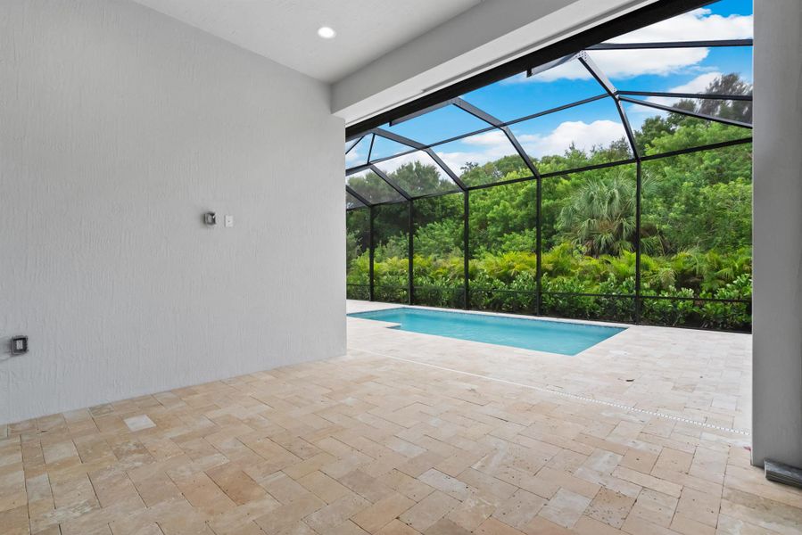 Spacious, unfurnished interior of a new home in , Vero Beach (Image 22).