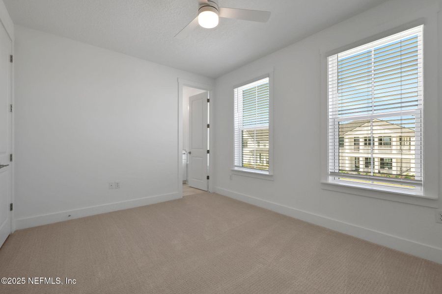 Spacious, unfurnished interior of a new home in Seaside Vista, St. Augustine (Image 25).