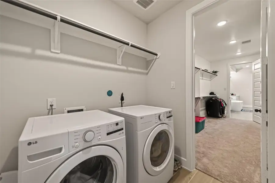 Convenient indoor laundry room Convenient indoor laundry room