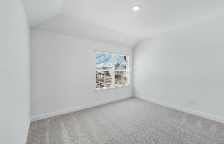 Spacious, unfurnished interior of a new home in Santa Rita Ranch, Liberty Hill (Image 39).