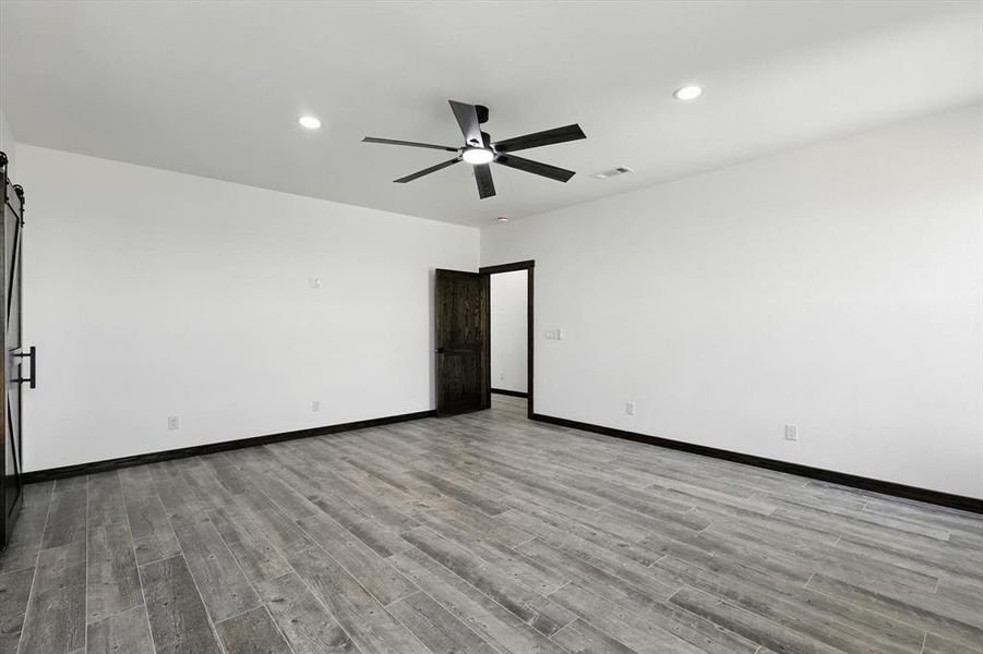 Spacious, unfurnished interior of a new home in , Whitesboro (Image 24).