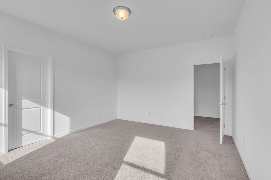 Spacious, unfurnished interior of a new home in Jackson Hills, Clarksville (Image 14).