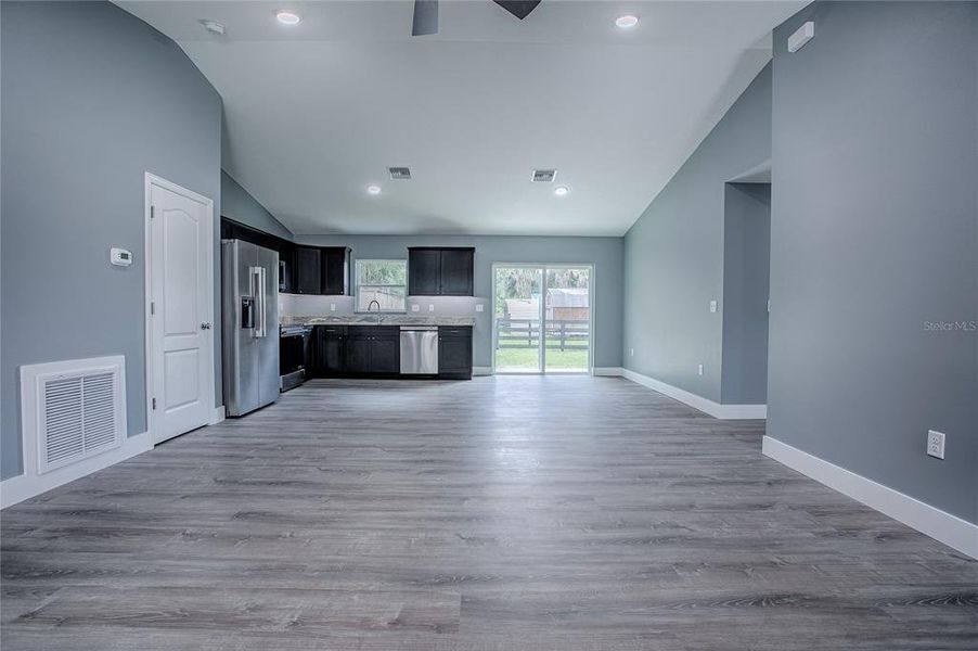 Spacious, unfurnished interior of a new home in , Lake Panasoffkee (Image 7).