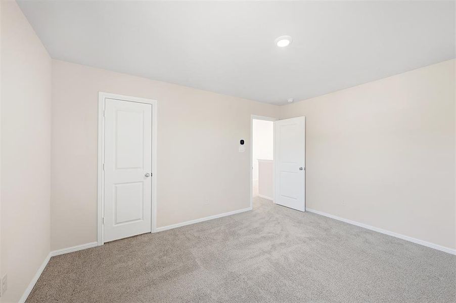 Spacious, unfurnished interior of a new home in Forest Park, Princeton (Image 24).