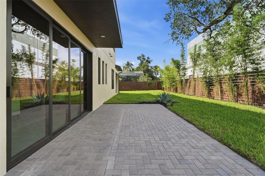 Exterior details and patio area of a home in , Orlando (Image 28).