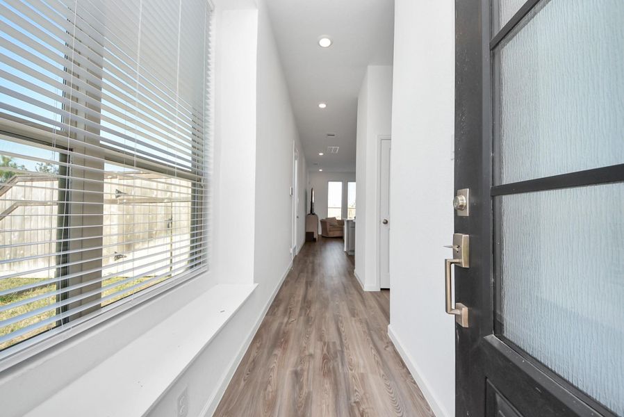 Spacious, unfurnished interior of a new home in Cross Creek Ranch, Fulshear (Image 20).