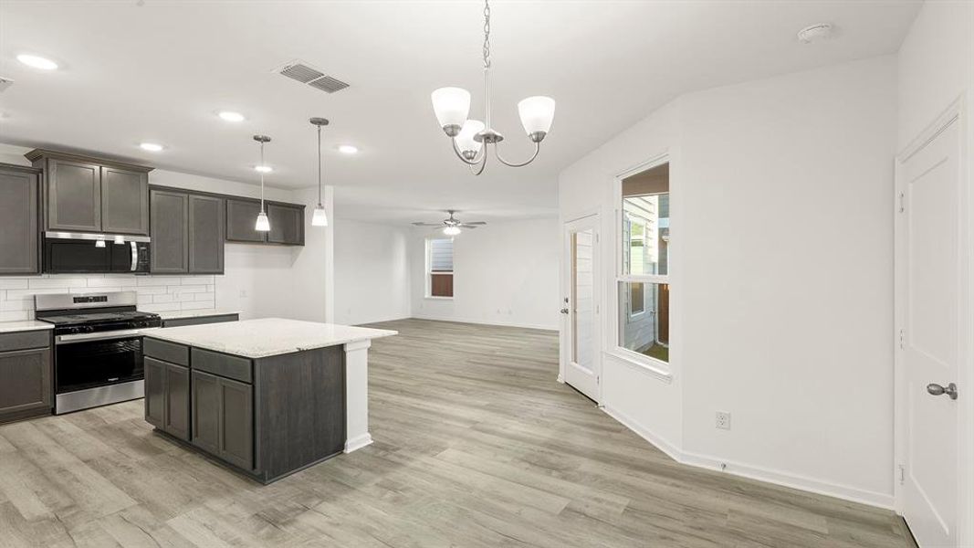 13. 3246 Summerland - Dining (2)