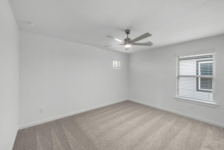 Spacious, unfurnished interior of a new home in Grand Mason Crossing, Katy (Image 18).