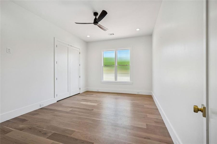 Spacious, unfurnished interior of a new home in , Athens (Image 25).