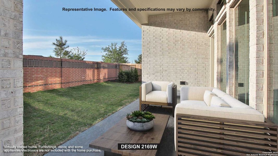 Exterior details and patio area of a home in Arcadia Ridge 45', San Antonio (Image 2).