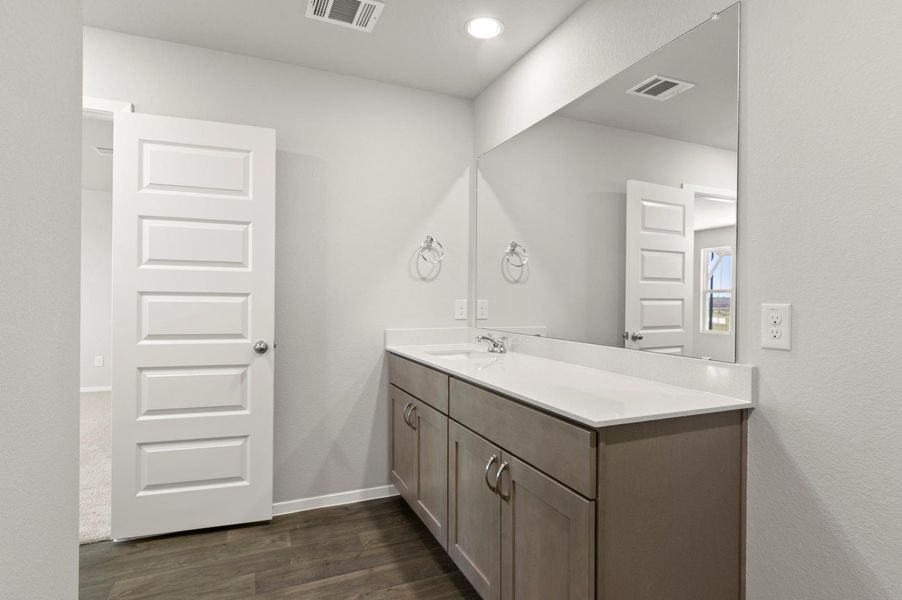 Furnished interior view inside a new home in Harvest Ridge, Elgin (Image 11).