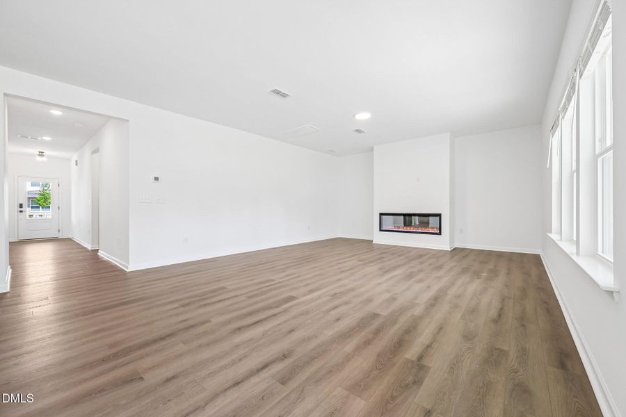 10-web-or-mls-Fetching Pl-S2905-010