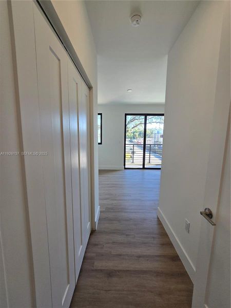 Spacious, unfurnished interior of a new home in , Dania Beach (Image 11).
