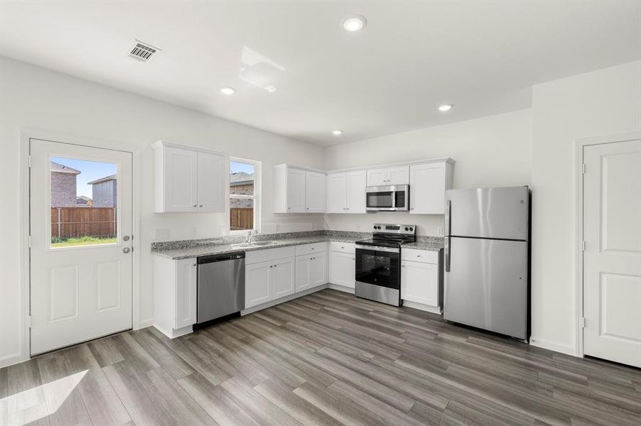 11. 14208 Coness - Kitchen (2)