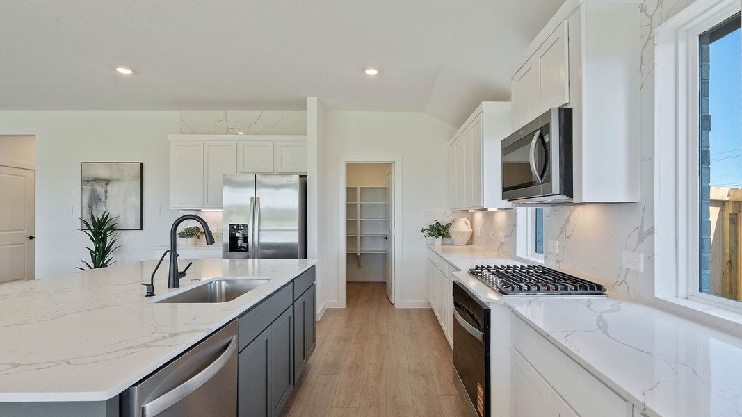Representative furnished interior of a home built from the E60B by D.R. Horton in Riverside Estates, Baytown (Image 10).