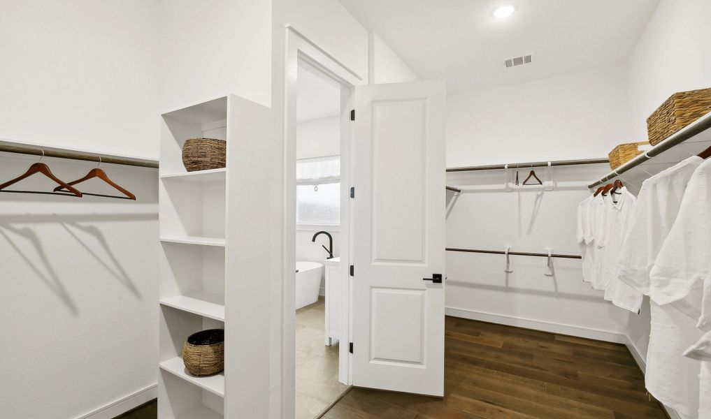 Primary suite walk-in closet