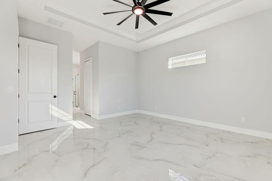 5DM40061_2_3_4_5Interior01