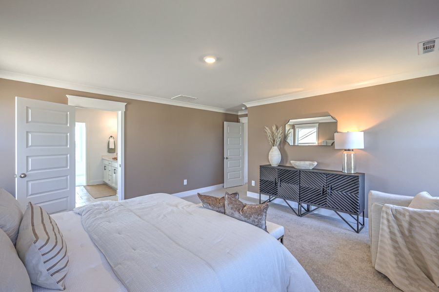 *Photo of model home. Selections and finishes may vary. *Photo of model home. Selections and finishes may vary.