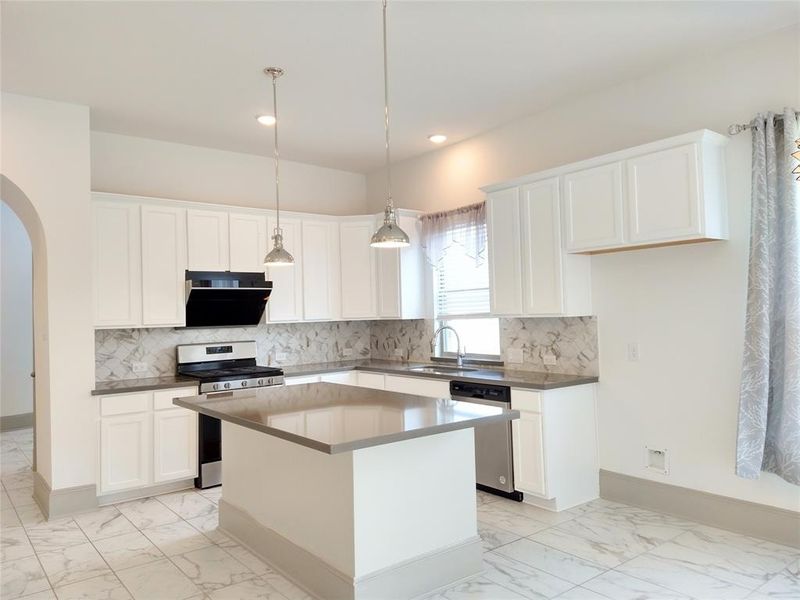 Image 8 of a home in .