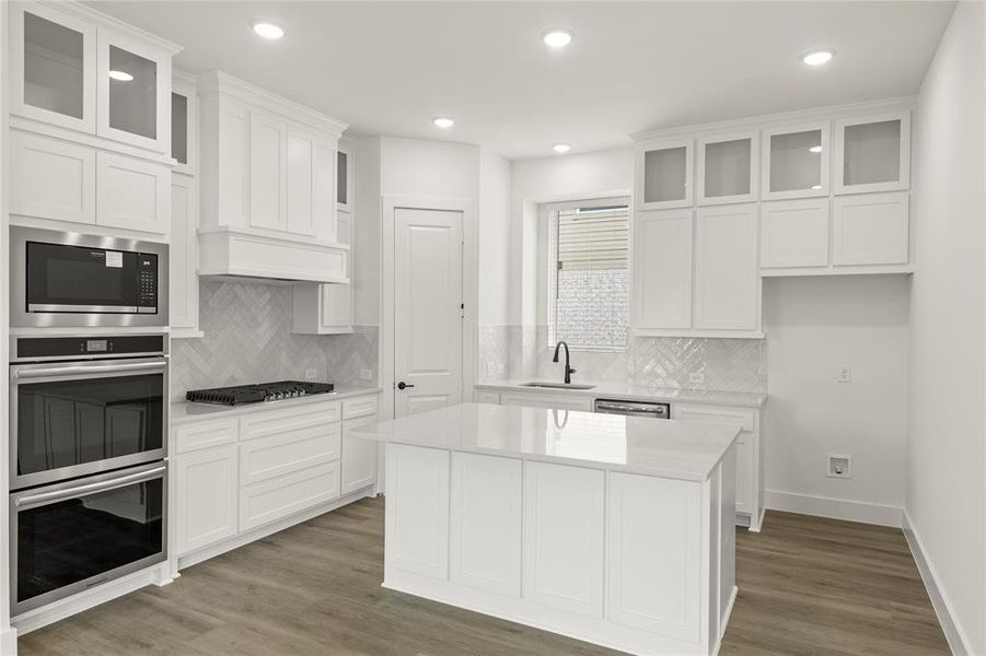 10. 3100 Summer - Kitchen (2)