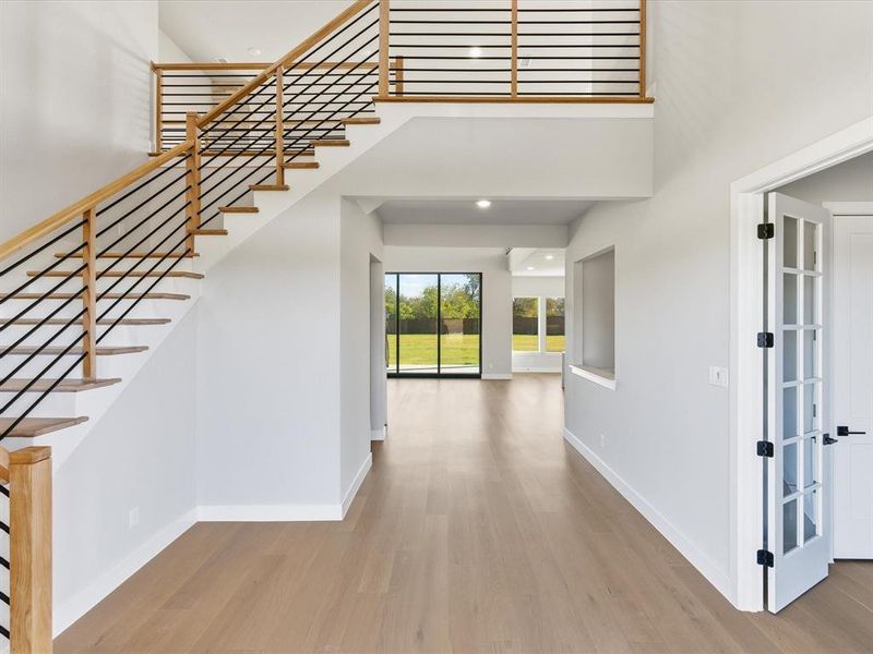 Spacious, unfurnished interior of a new home in Hidden Valley 1, Princeton (Image 11).