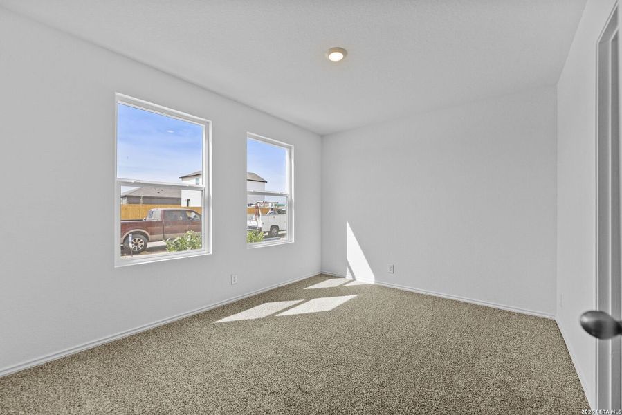 Spacious, unfurnished interior of a new home in Sonora, San Antonio (Image 12).