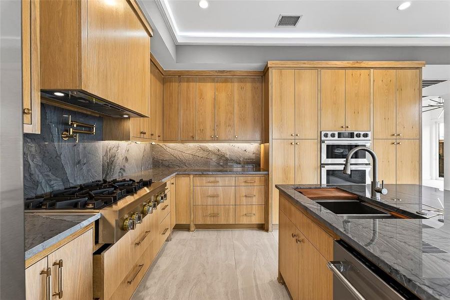 Furnished interior view inside a new home in , Richardson (Image 7).