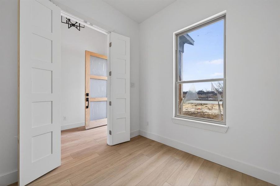 Spacious, unfurnished interior of a new home in , Lone Oak (Image 19).