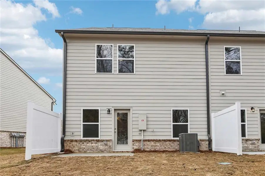 Exterior details and patio area of a home in Leydenview, Mableton (Image 3).