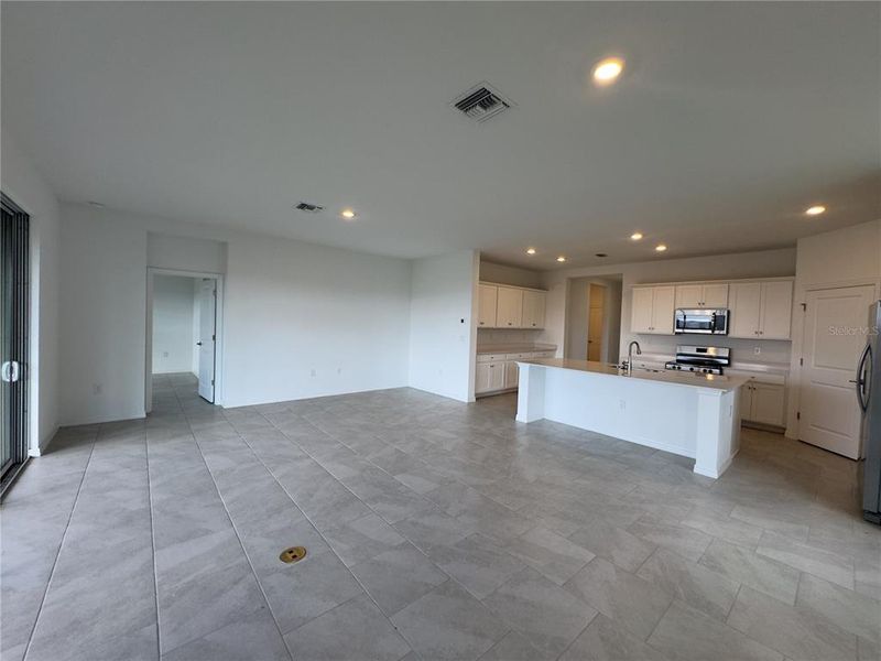 Spacious, unfurnished interior of a new home in Rye Ranch: Executive Homes, Parrish (Image 10). Spacious, unfurnished interior of a new home in Rye Ranch: Executive Homes, Parrish (Image 10).