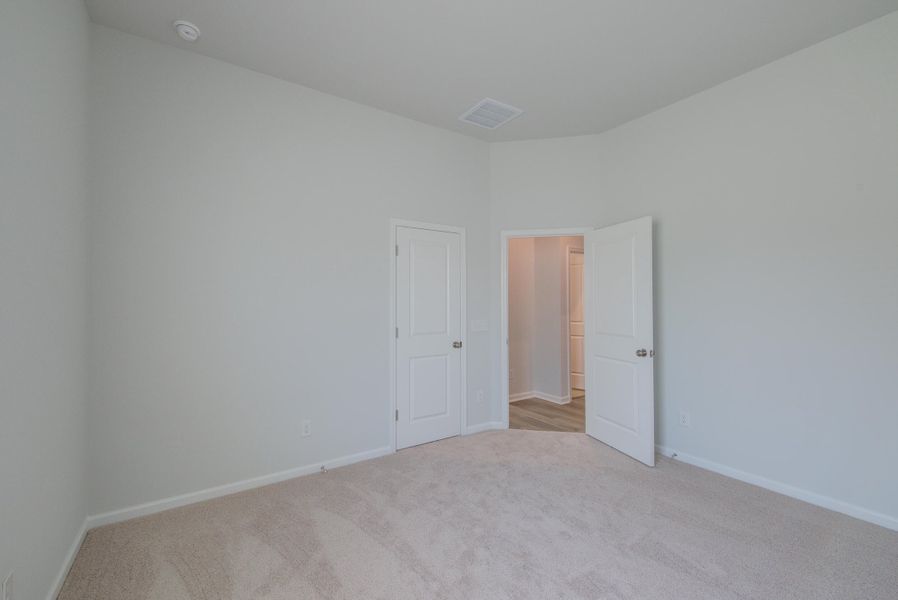 Spacious, unfurnished interior of a new home in , Charleston (Image 22).