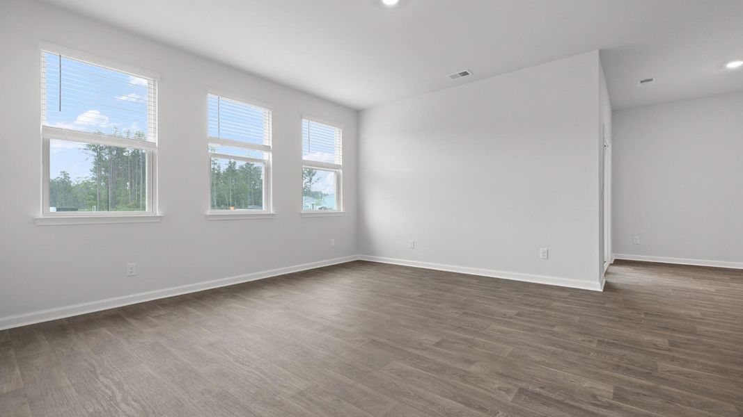 Spacious, unfurnished interior of a new home in Hillcrest, Ravenel (Image 29).