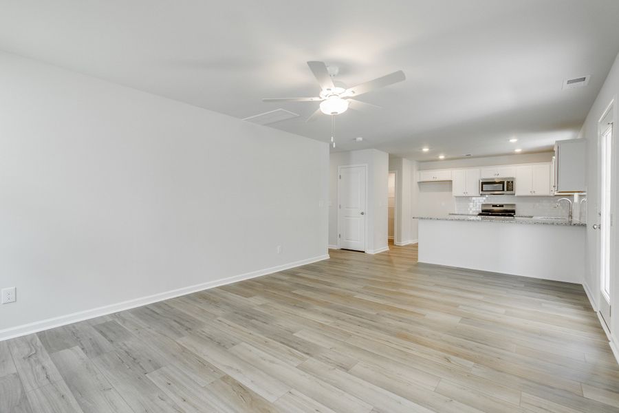 Spacious, unfurnished interior of a new home in Killians Crossing, Blythewood (Image 23).