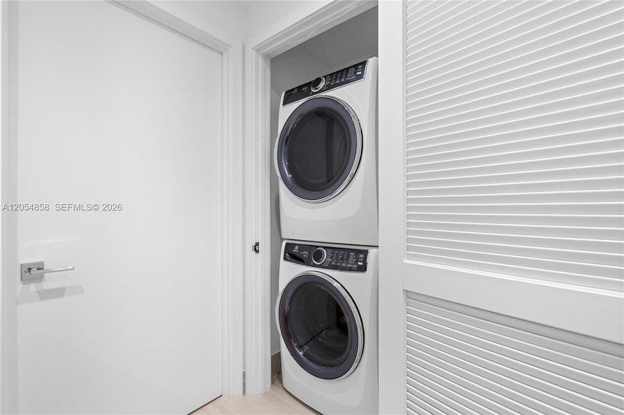 Close-up of interior finishes inside a home in One Park Tower, Miami (Image 21).
