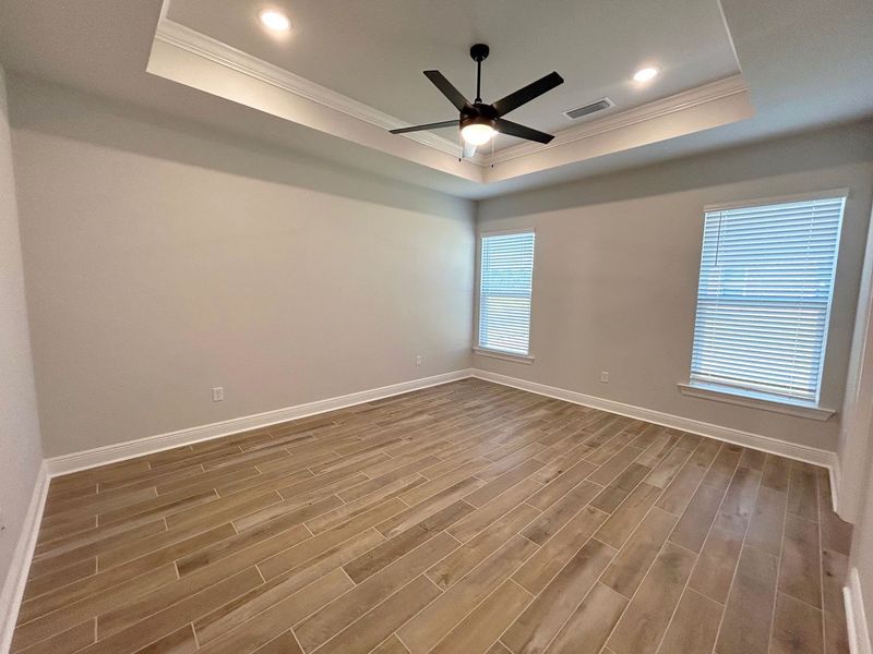 Spacious, unfurnished interior of a new home in Natureview, Freeport (Image 10).