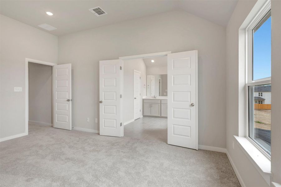 Spacious, unfurnished interior of a new home in Heritage, Dripping Springs (Image 17). Spacious, unfurnished interior of a new home in Heritage, Dripping Springs (Image 17).