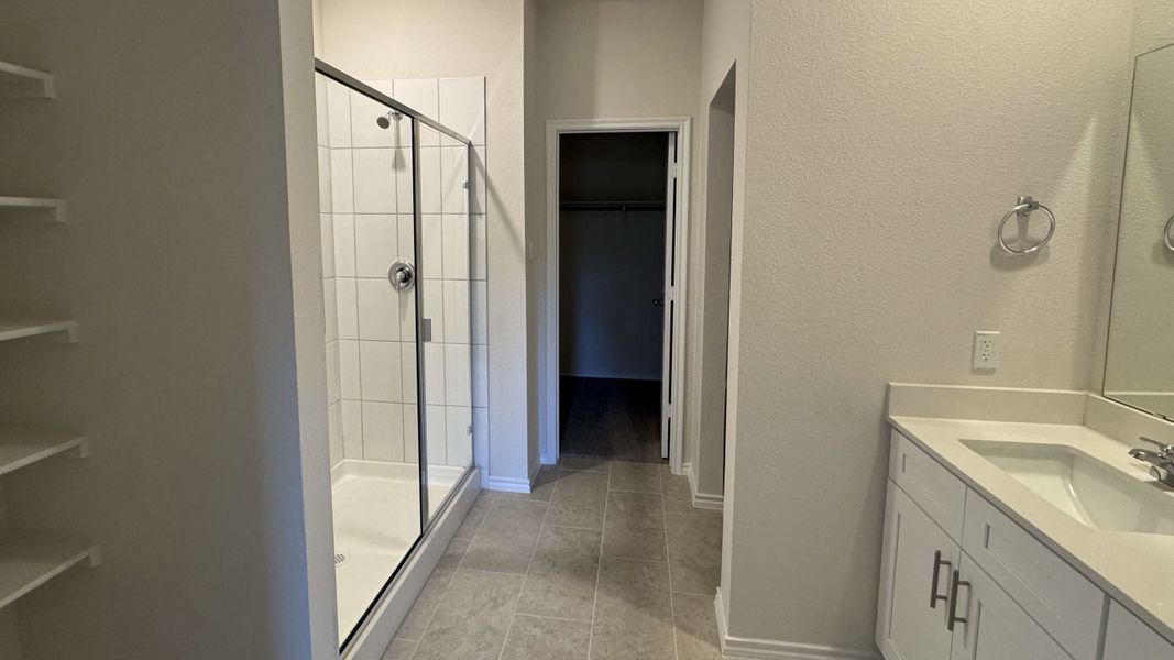 Furnished interior view inside a new home in Blaire Lake, Tyler (Image 5).
