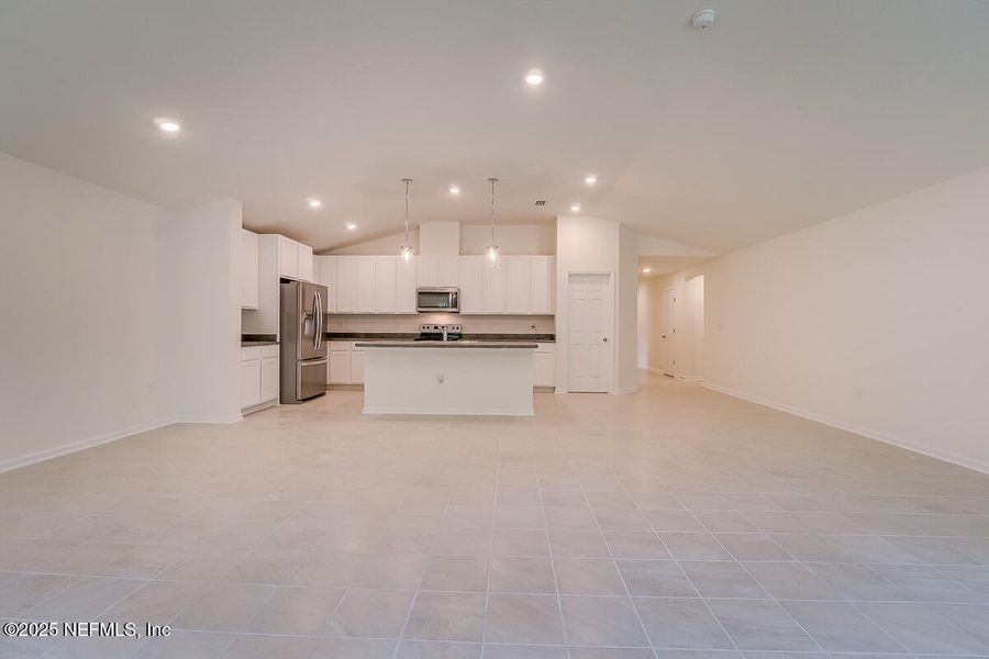 Spacious, unfurnished interior of a new home in Anabelle Island - Classic Series, Green Cove Springs (Image 9).