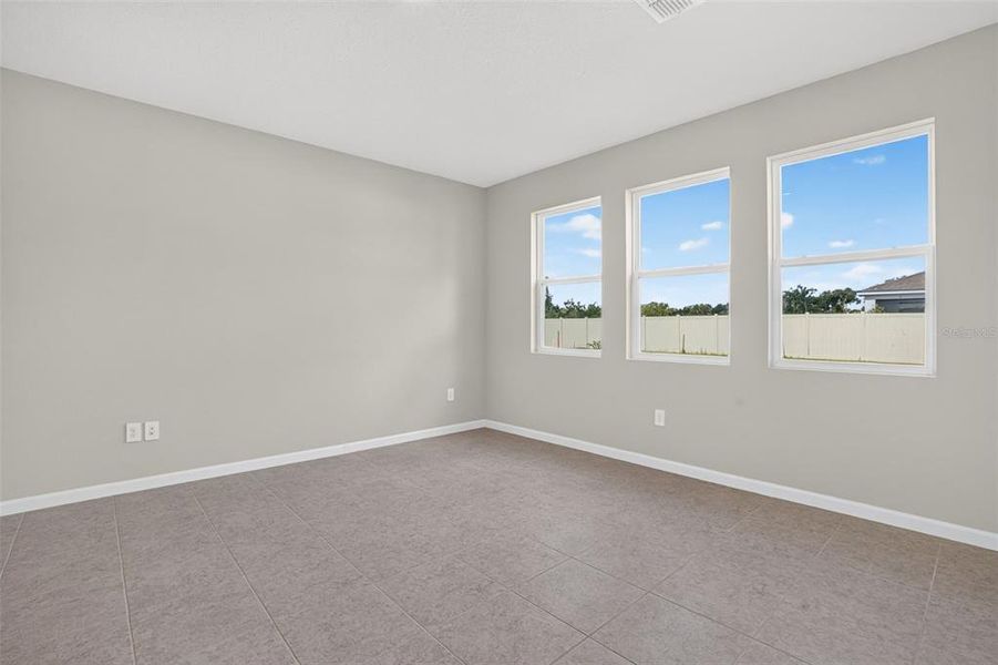Spacious, unfurnished interior of a new home in Sanderling, Palmetto (Image 22).