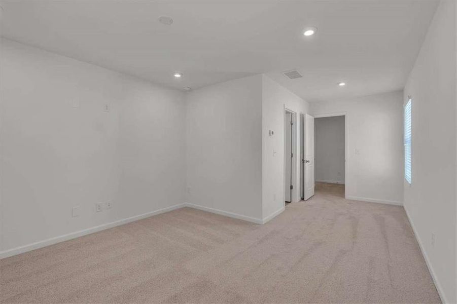 Spacious, unfurnished interior of a new home in The View at Groover's Lake, Lithia Springs (Image 27).