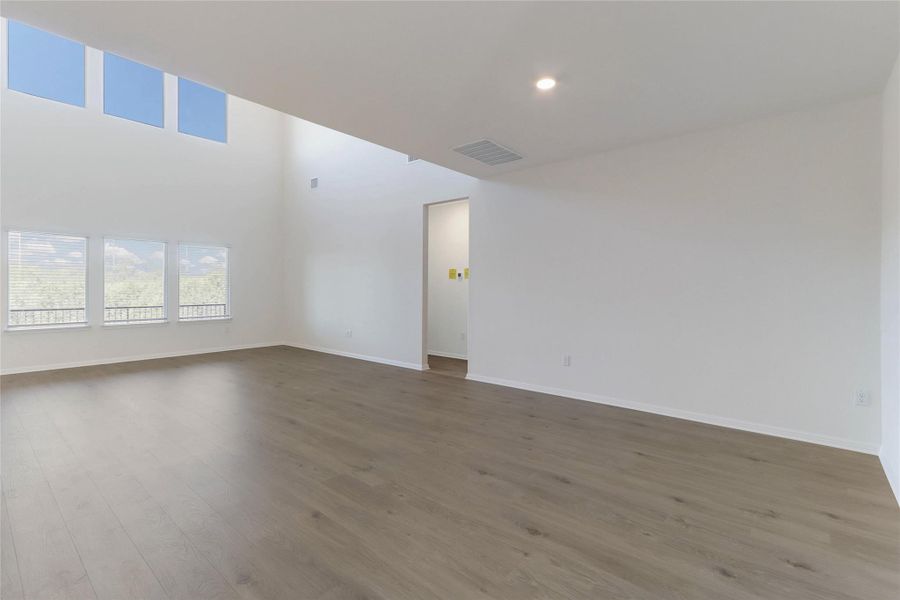 Spacious, unfurnished interior of a new home in Bar W Ranch, Leander (Image 16). Spacious, unfurnished interior of a new home in Bar W Ranch, Leander (Image 16).