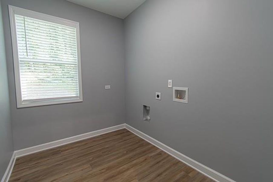Spacious, unfurnished interior of a new home in , Jefferson (Image 26).